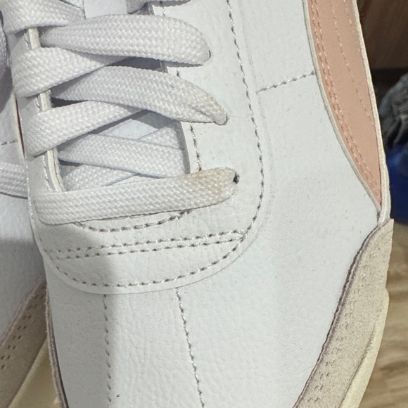 Puma Women's White and Light Pink Sneakers - Picture 5 of 5